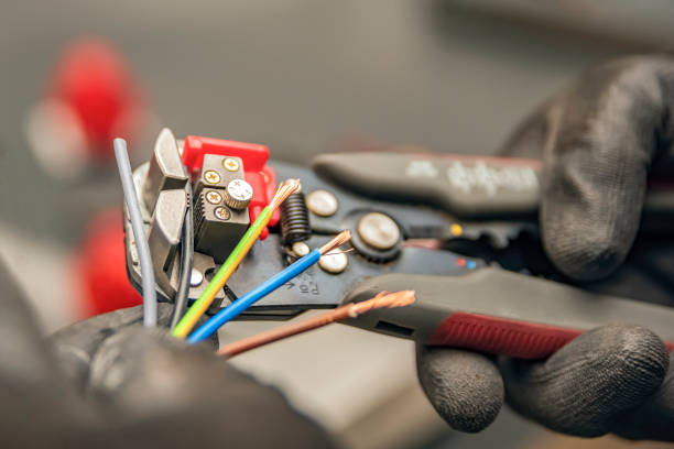Best Electrician Near Me  in Taft Mosswood, CA